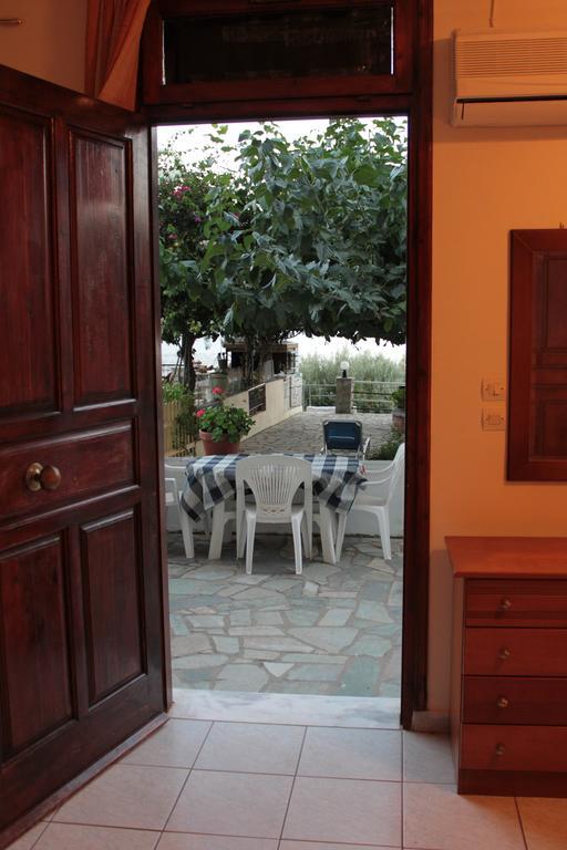 Ballas Apartments Agia Efimia Rom bilde