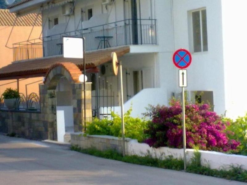 Ballas Apartments Agia Efimia Eksteriør bilde