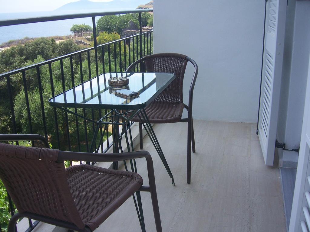Ballas Apartments Agia Efimia Rom bilde